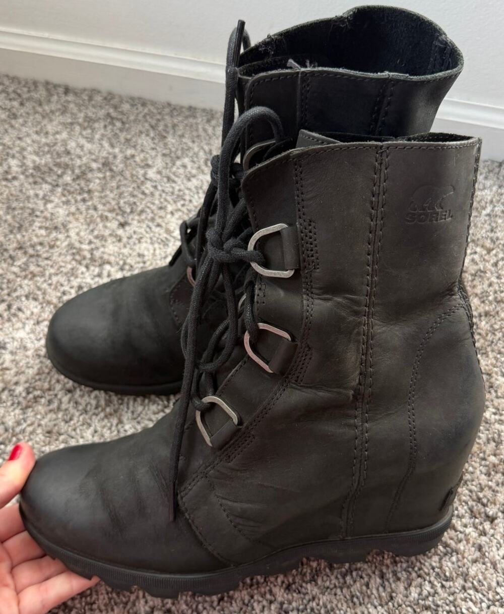 Sorel Joan of Artic Wedge ll boots women's size 10